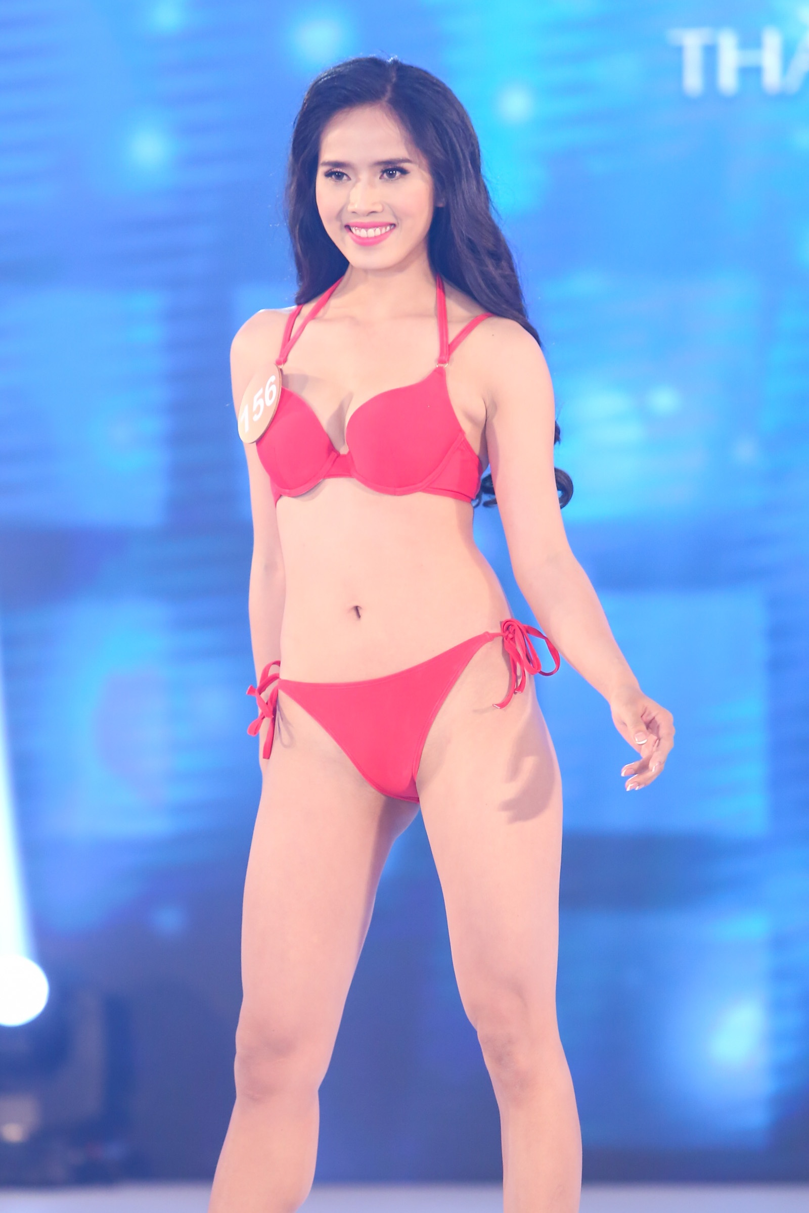 Nguoi dep hoa hau dien bikini nong bong anh 2