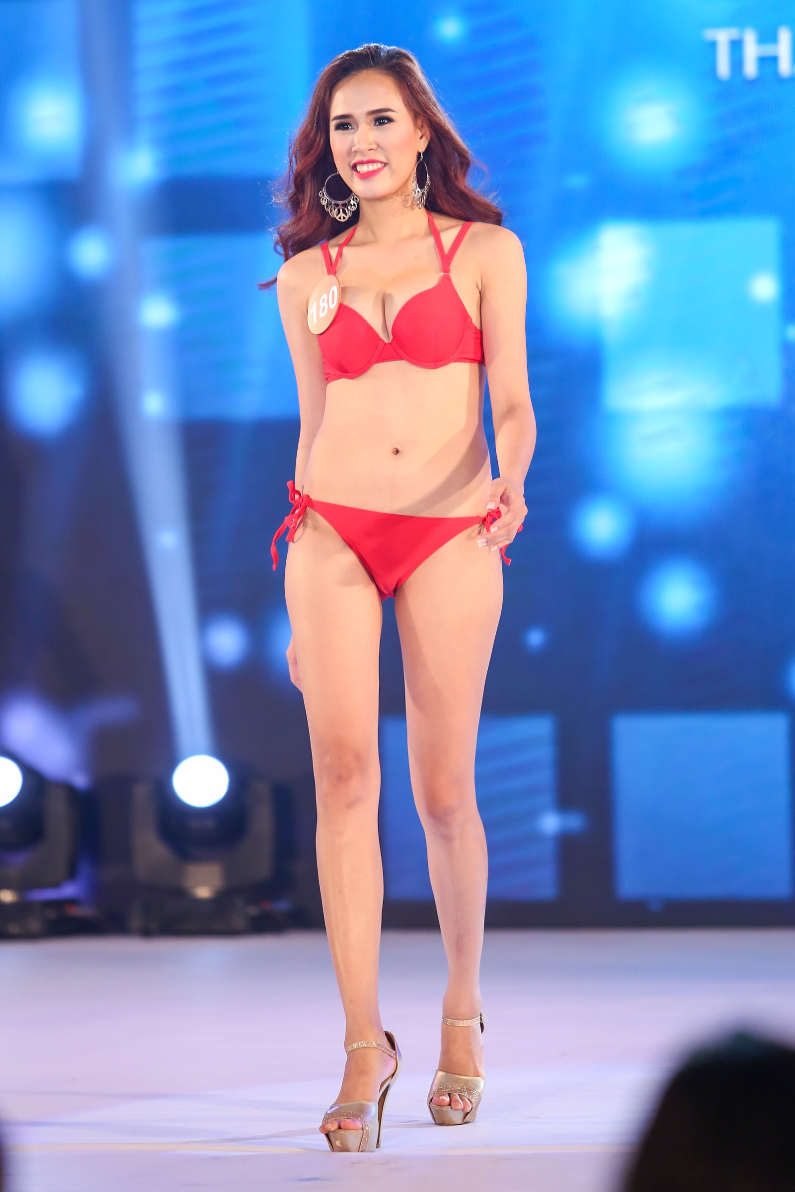 Nguoi dep hoa hau dien bikini nong bong anh 3