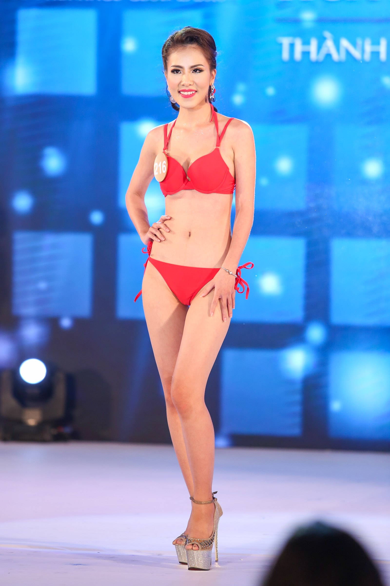 Nguoi dep hoa hau dien bikini nong bong anh 8