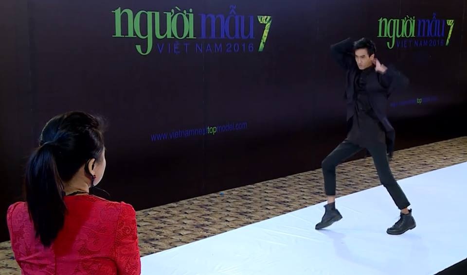 Thanh Hằng tát thí sinh ảnh 2 Thanh Hang tat thi sinh anh 2