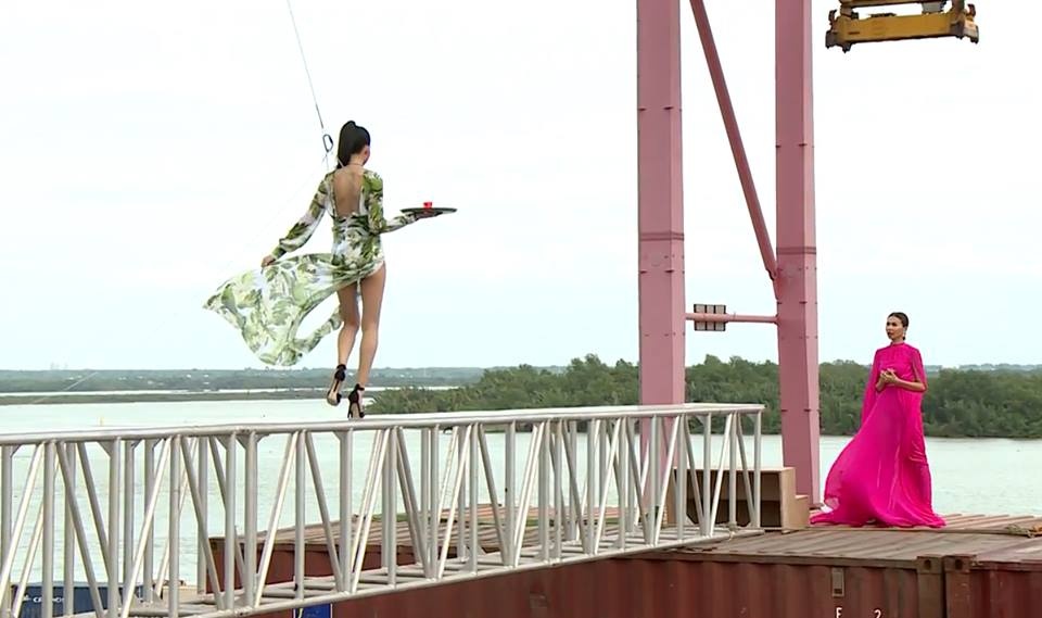 Thanh Hằng tát thí sinh ảnh 4 Thanh Hang tat thi sinh anh 4