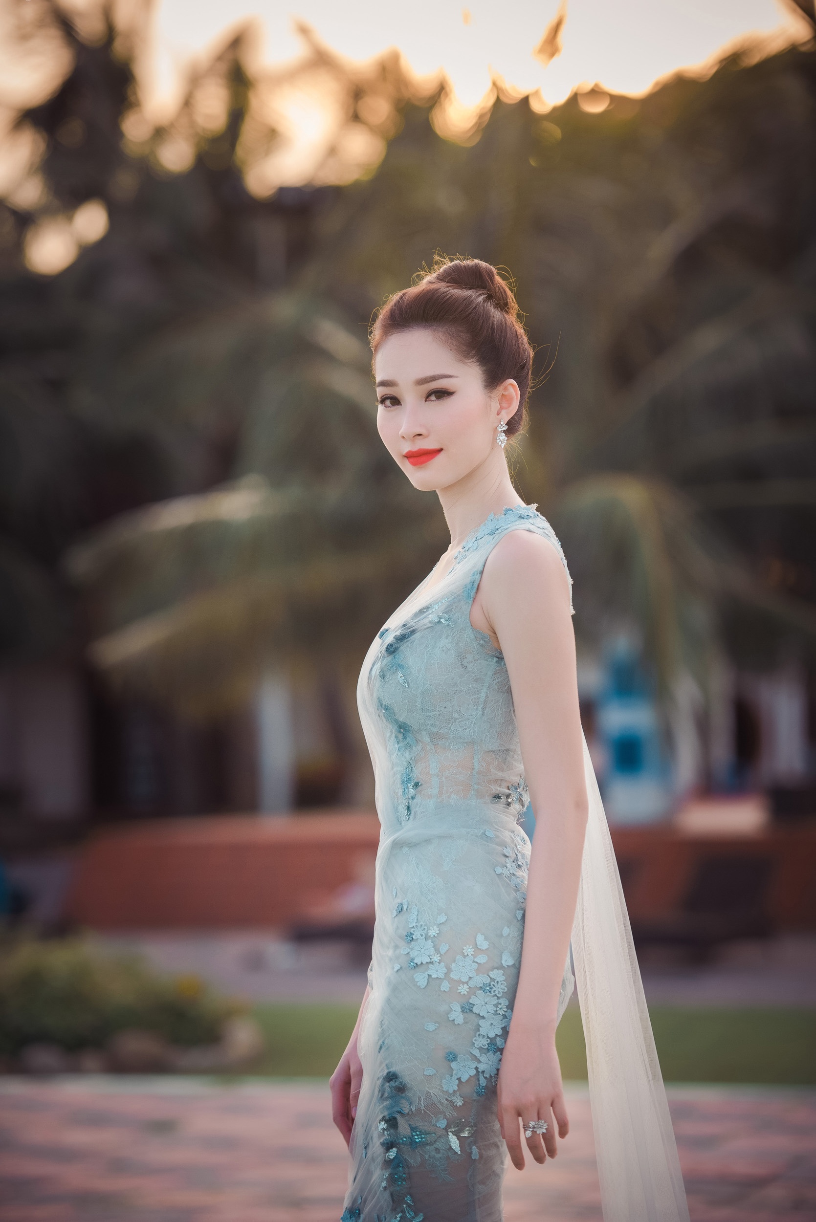 Dang Thu Thao mong manh truoc bien anh 6