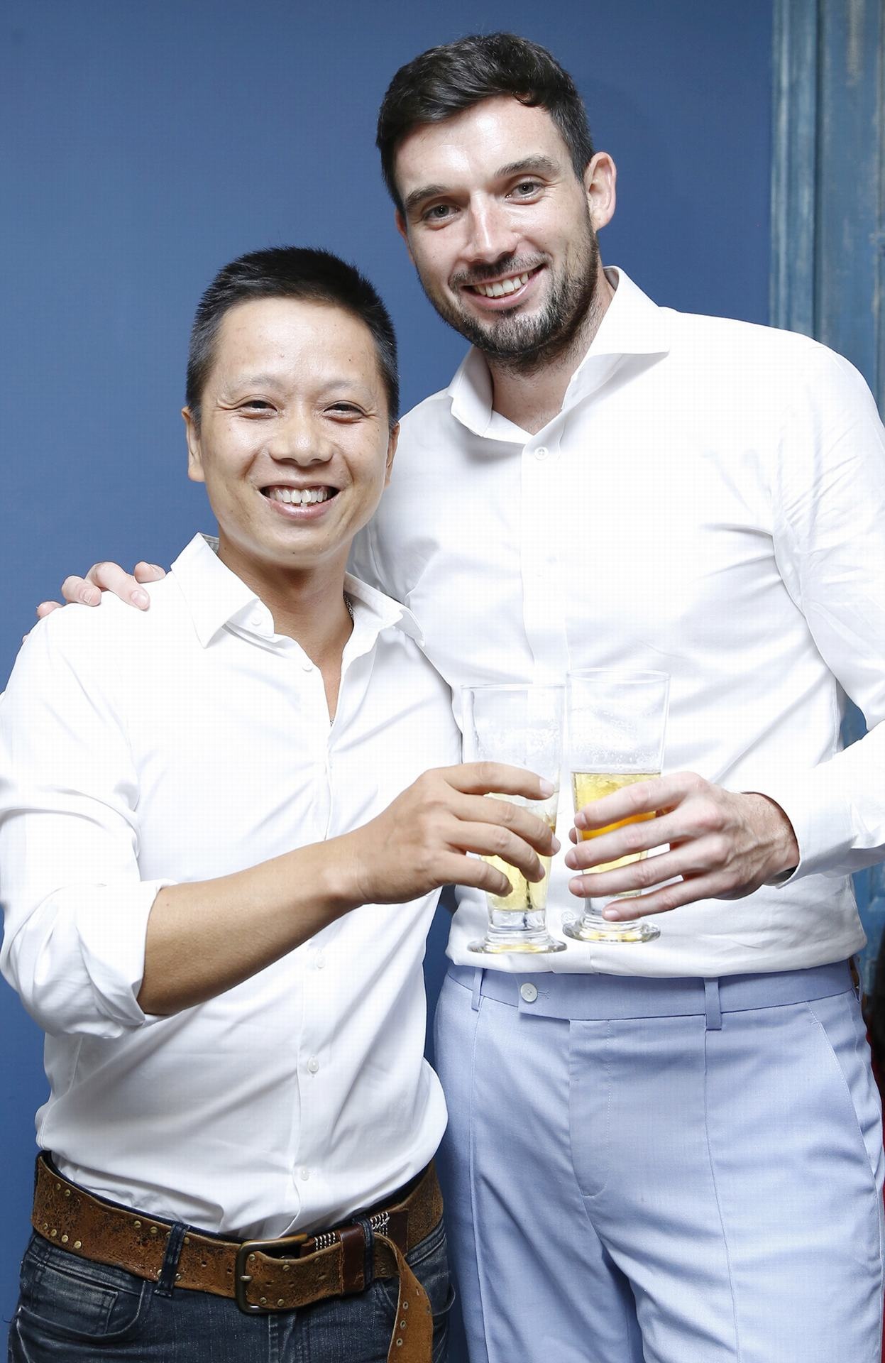 Ha Anh hanh phuc trong le an hoi anh 8