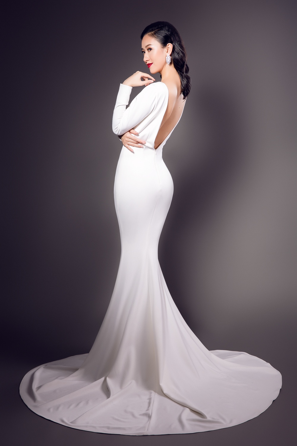 A hau Ha Thu dien dam  da hoi anh 7