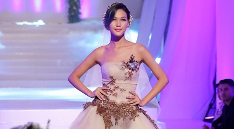 Mai Ngo che Diep Linh Chau catwalk nhu dan ong mac vay hinh anh