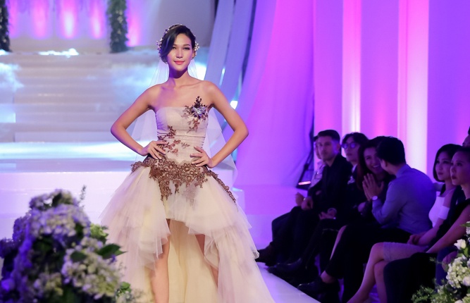 Mai Ngo che Diep Linh Chau catwalk do anh 1