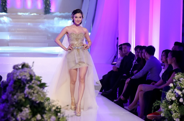 Mai Ngo che Diep Linh Chau catwalk do anh 2