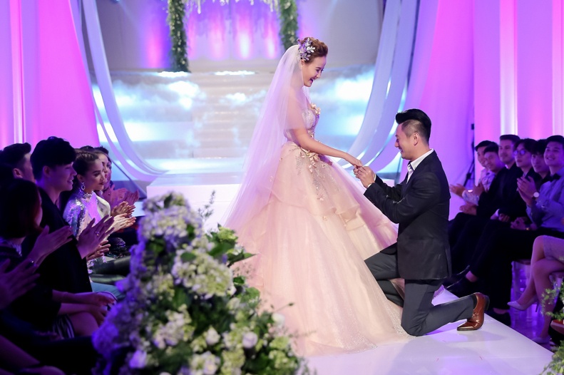 Mai Ngo che Diep Linh Chau catwalk do anh 4