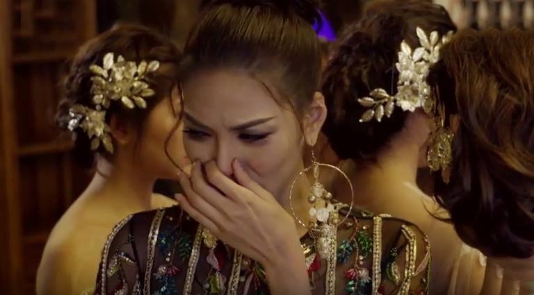 Lan Khue bat khoc vi Pham Huong lien tiep loai thi sinh hinh anh