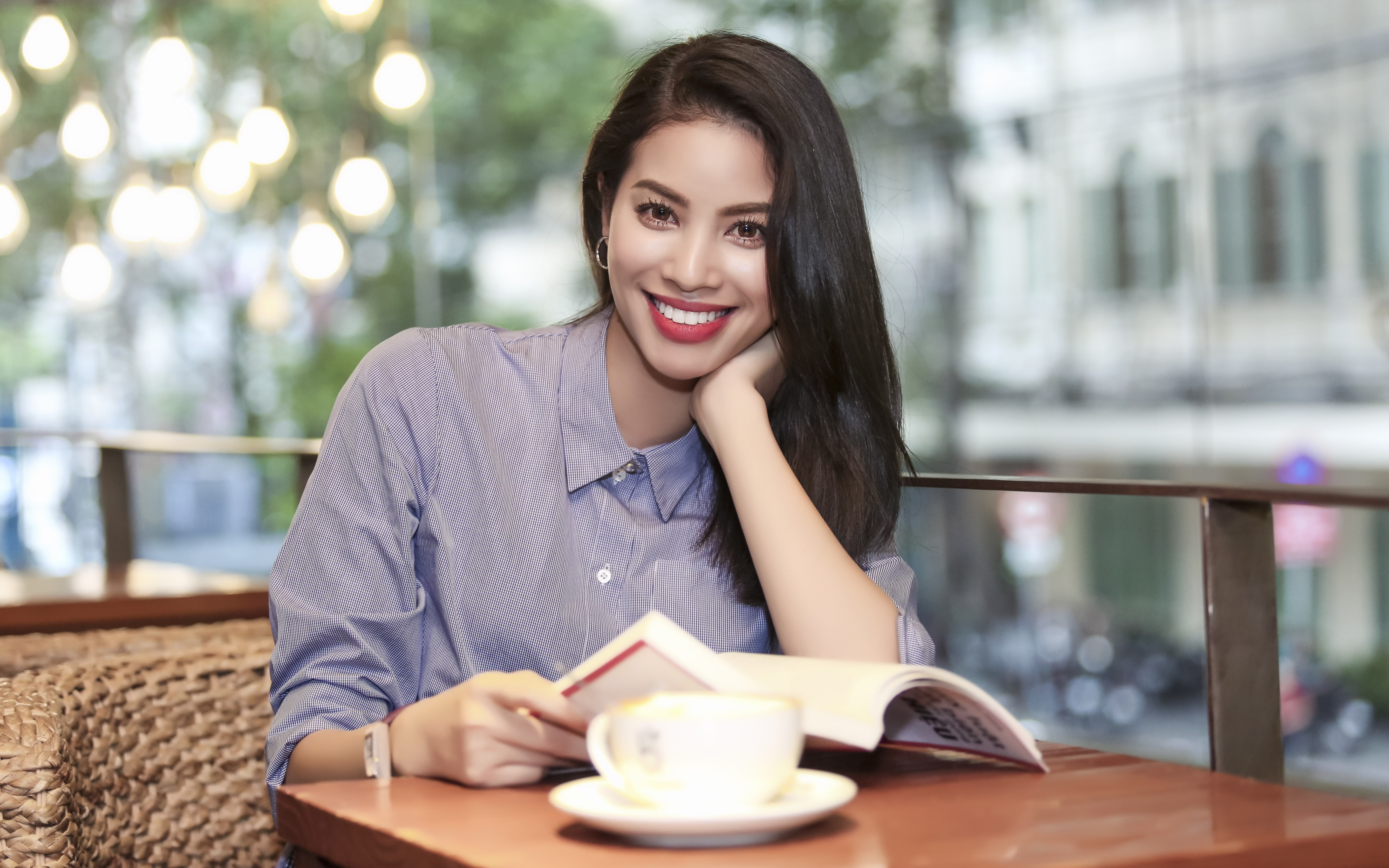 Pham Huong: ‘Toi va Lan Khue khong than thiet’ hinh anh