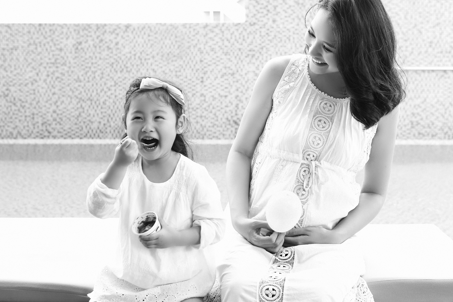 Hoa hau Huong Giang sinh con thu 2 anh 1