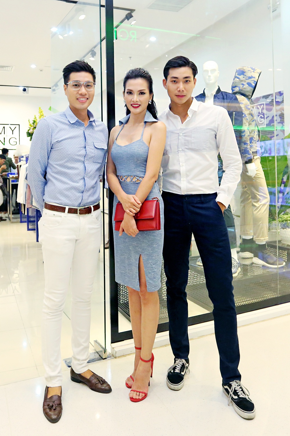 Anh Thu dien dam om goi cam anh 5