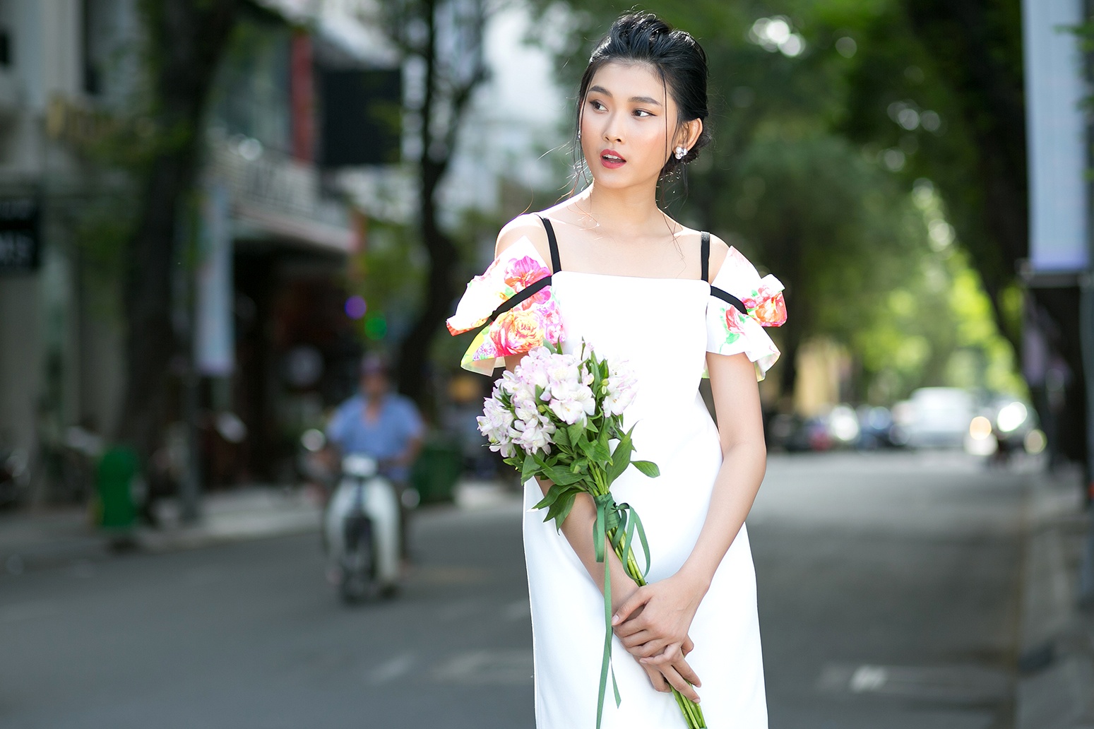 NTK Công Trí giới thiệu 10 bộ váy nữ tính cho tuần mới ảnh 3 NTK Cong Tri gioi thieu 10 bo vay nu tinh cho tuan moi anh 3