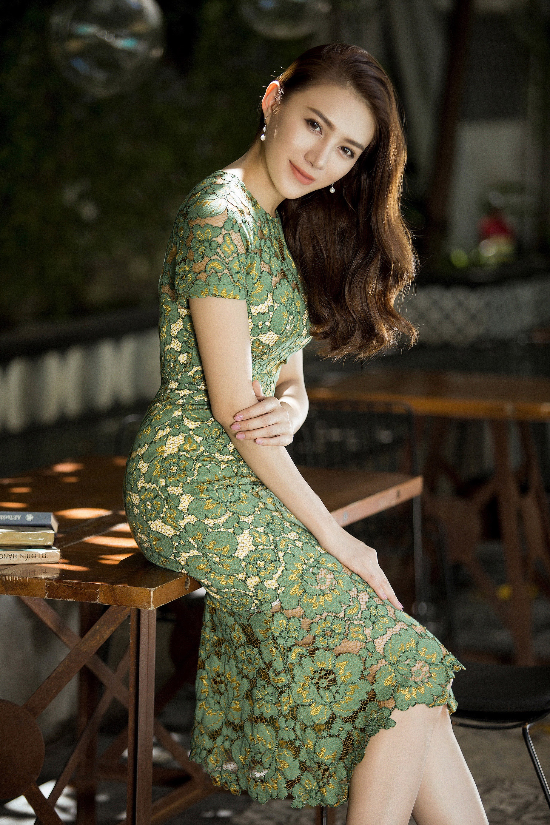 Le Ha khoe duong cong goi cam anh 6