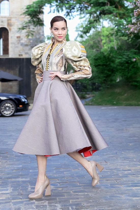 Ho Ngoc Ha mac dep nhat tuan anh 1