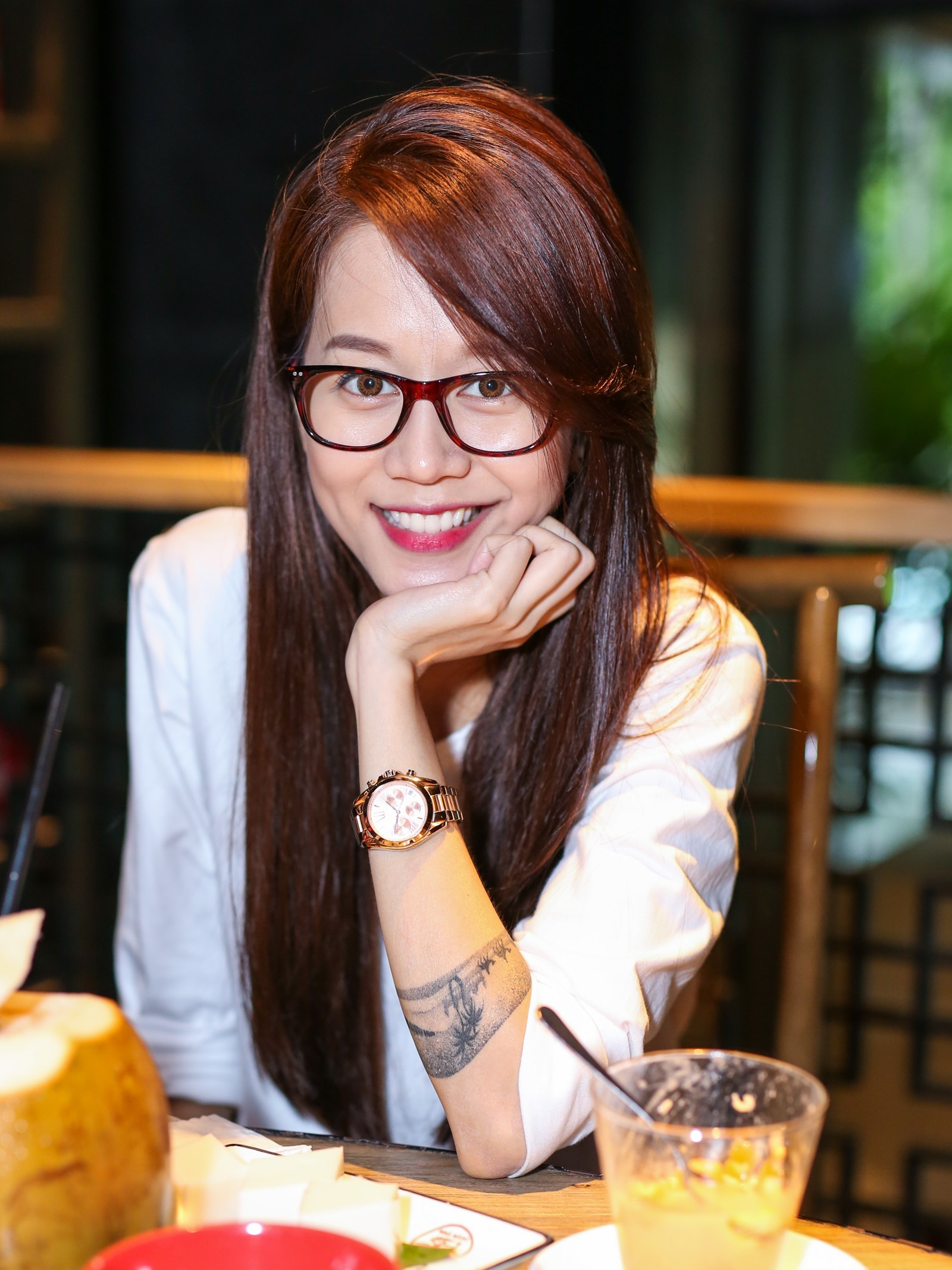 Pham Huong vui ve di an trua cung bon chien binh The Face anh 8