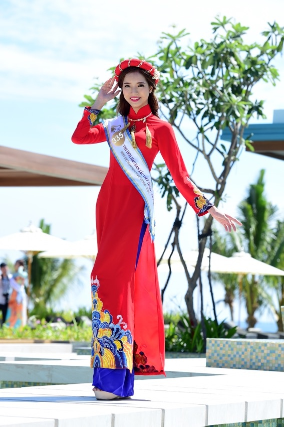 Nguoi dep HH Ban sac Viet dien ao dai duyen dang anh 10