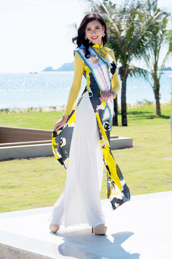 Nguoi dep HH Ban sac Viet dien ao dai duyen dang anh 5