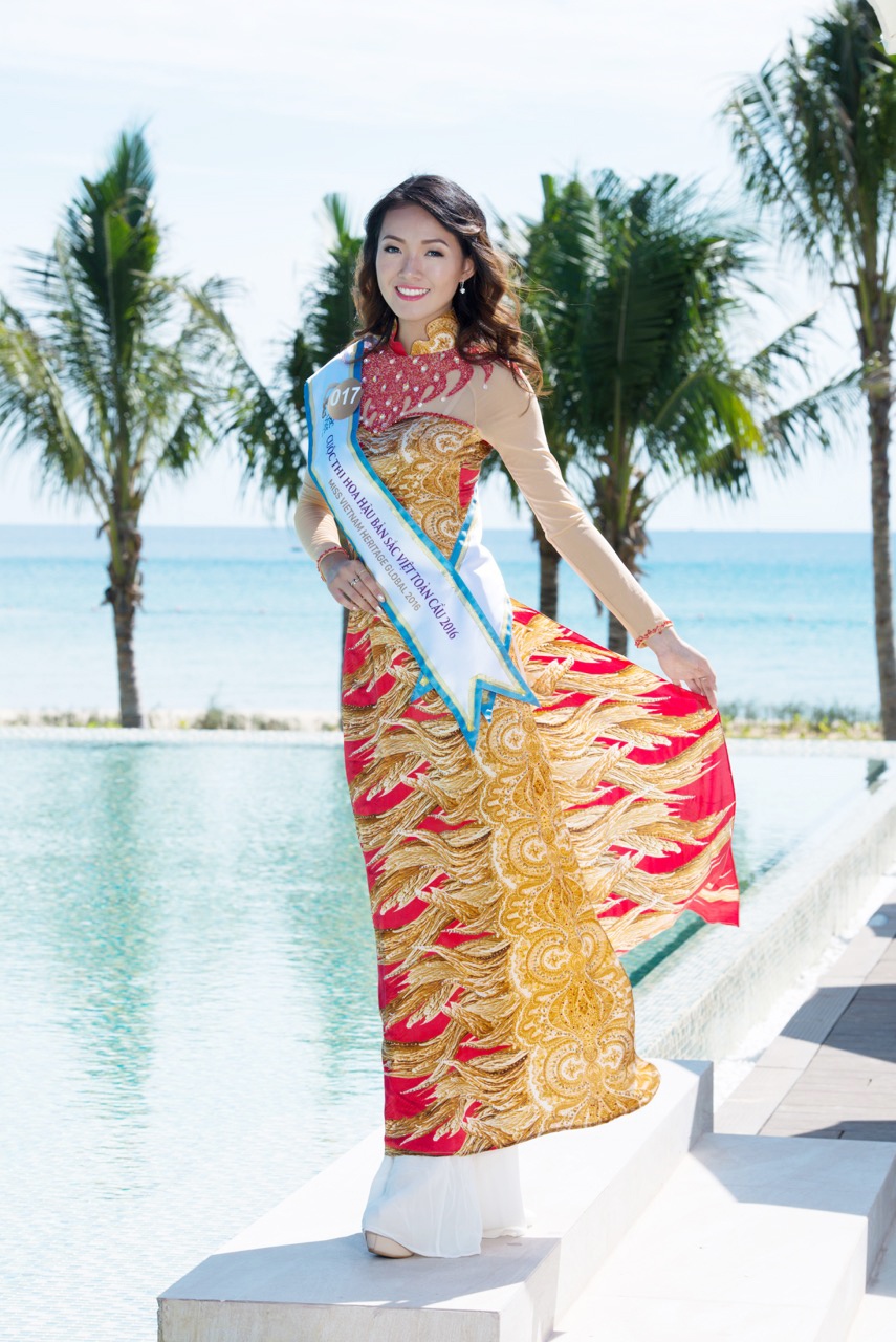 Nguoi dep HH Ban sac Viet dien ao dai duyen dang anh 7