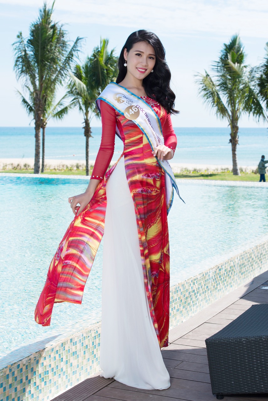 Nguoi dep HH Ban sac Viet dien ao dai duyen dang anh 8