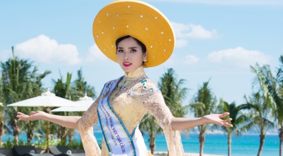 Nguoi dep HH Ban sac Viet dien ao dai duyen dang hinh anh