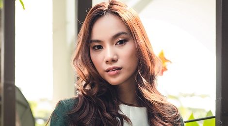 Co gai duoc khen giong Ha Ho, My Tam dien mot thanh lich hinh anh