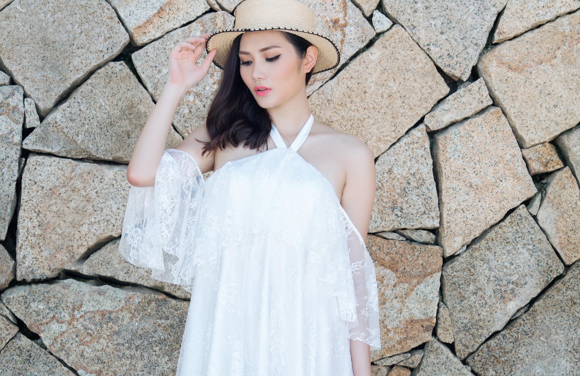 Hoa hau Dong Nam A goi y 9 set do di bien anh 9