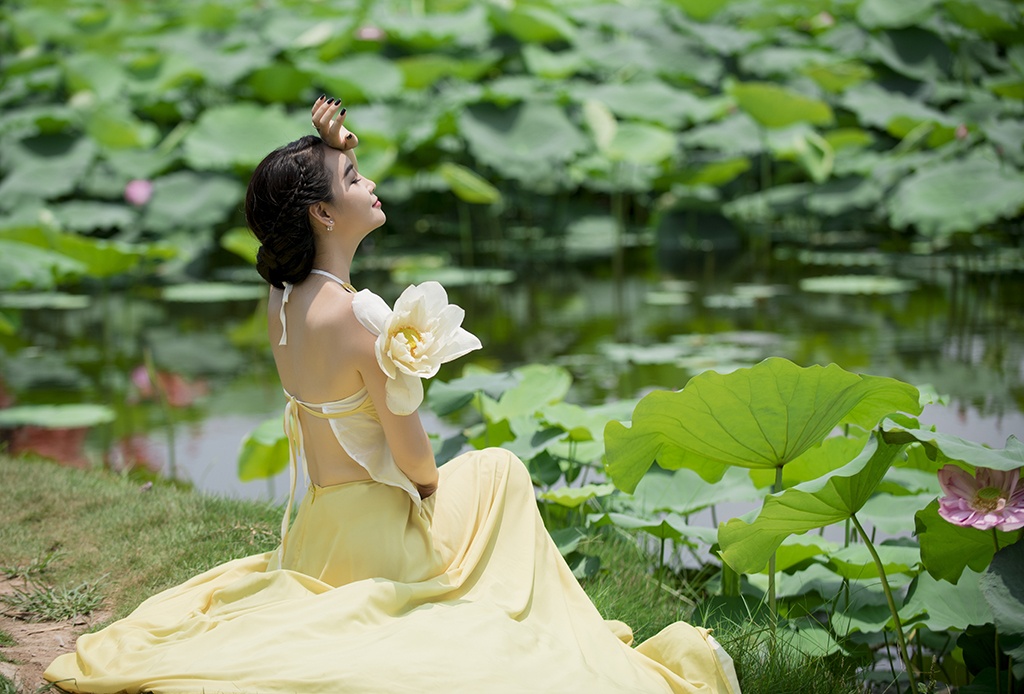 Mai Thu Huyền diện áo yếm duyên dáng ảnh 1 Mai Thu Huyen dien ao yem duyen dang anh 1