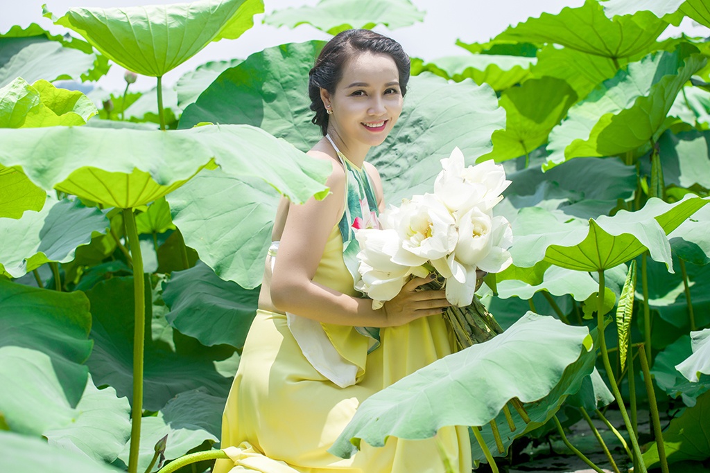 Mai Thu Huyền diện áo yếm duyên dáng ảnh 2 Mai Thu Huyen dien ao yem duyen dang anh 2