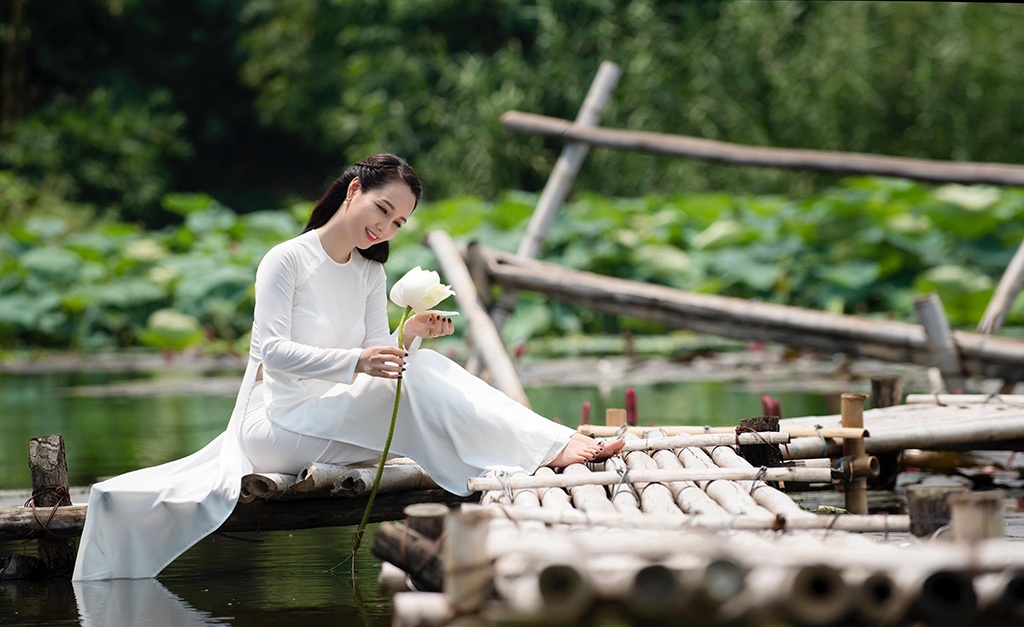 Mai Thu Huyền diện áo yếm duyên dáng ảnh 5 Mai Thu Huyen dien ao yem duyen dang anh 5