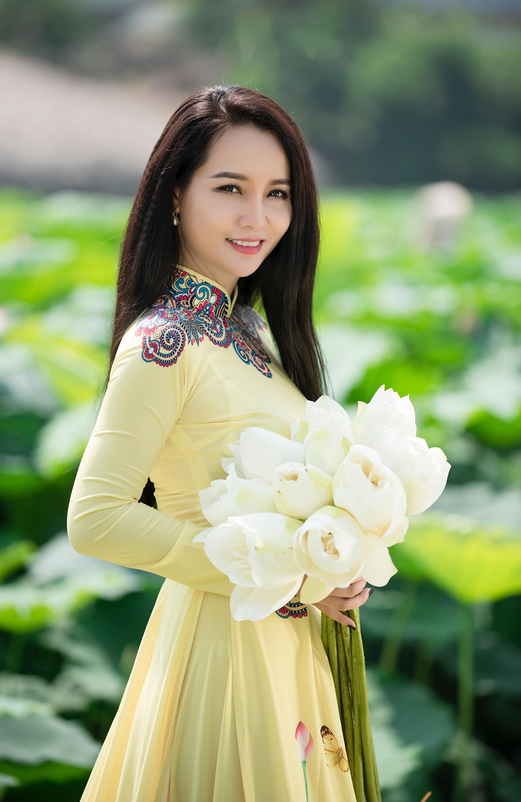 Mai Thu Huyền diện áo yếm duyên dáng ảnh 7 Mai Thu Huyen dien ao yem duyen dang anh 7