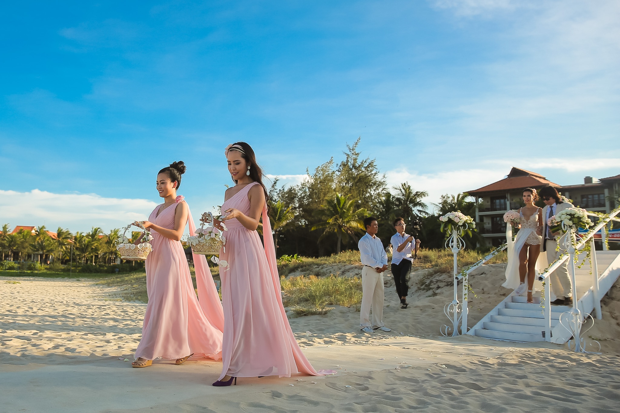 Ong xa Ha Anh ruoc dau bang truc thang anh 4