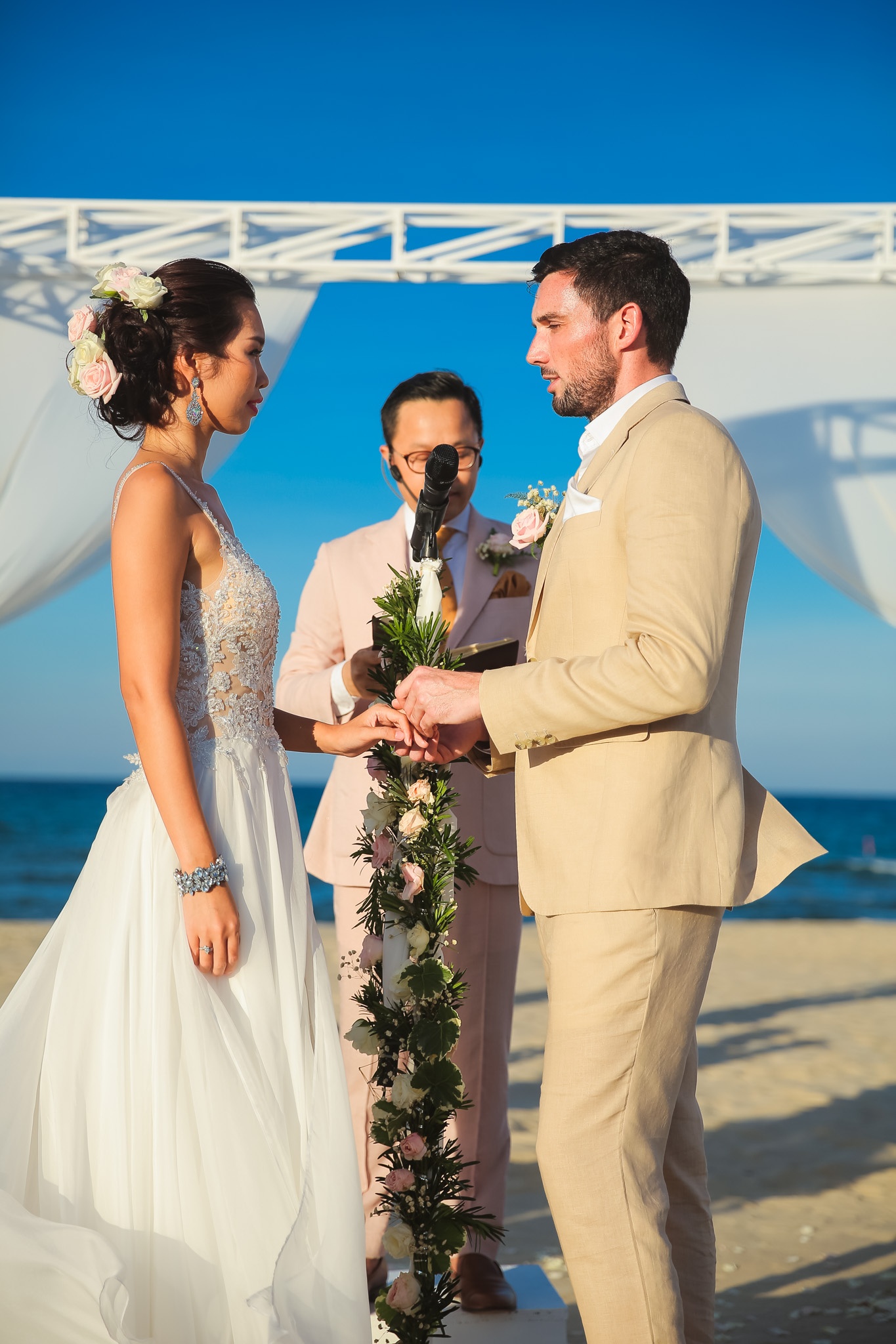 Ong xa Ha Anh ruoc dau bang truc thang anh 8