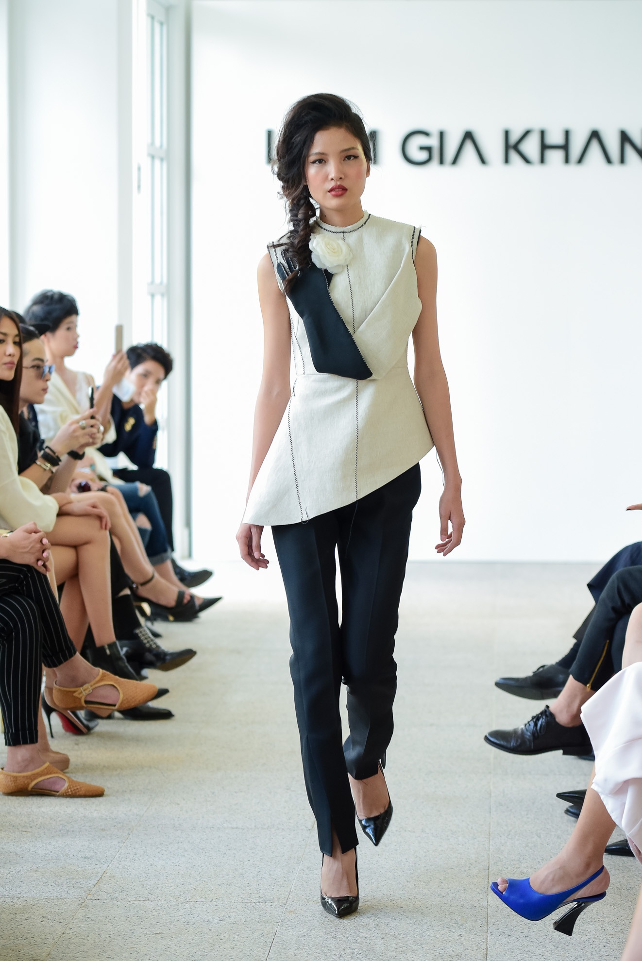 Mai Ngo,  Kim Chi sai buoc lanh lung tren san dien anh 9