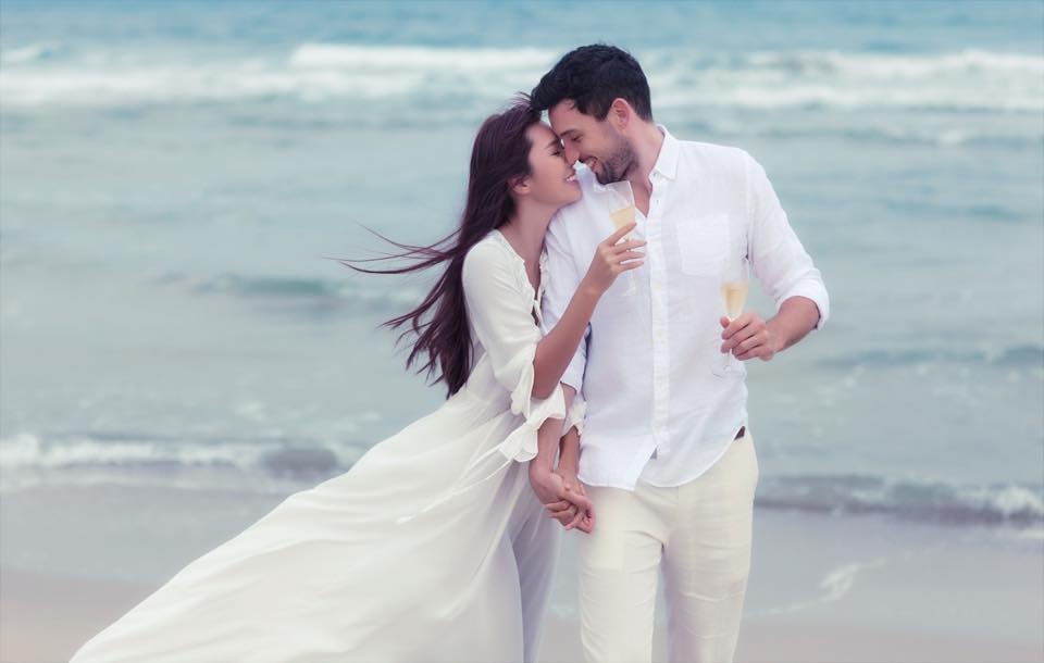 Khong gian tiec cuoi cua Ha Anh va chong Tay hinh anh