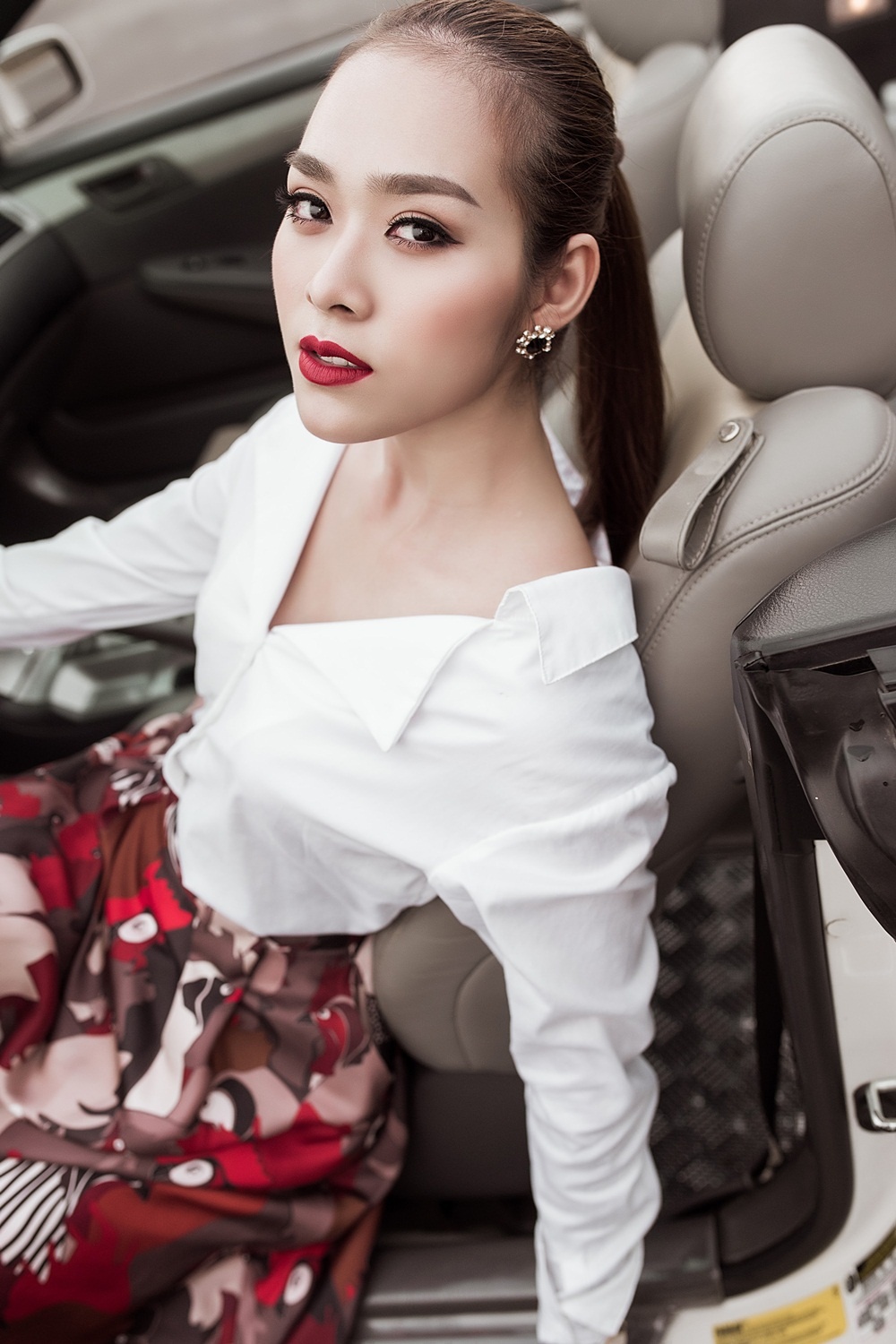 Diep Bao Ngoc goi cam don tuoi 24 anh 7