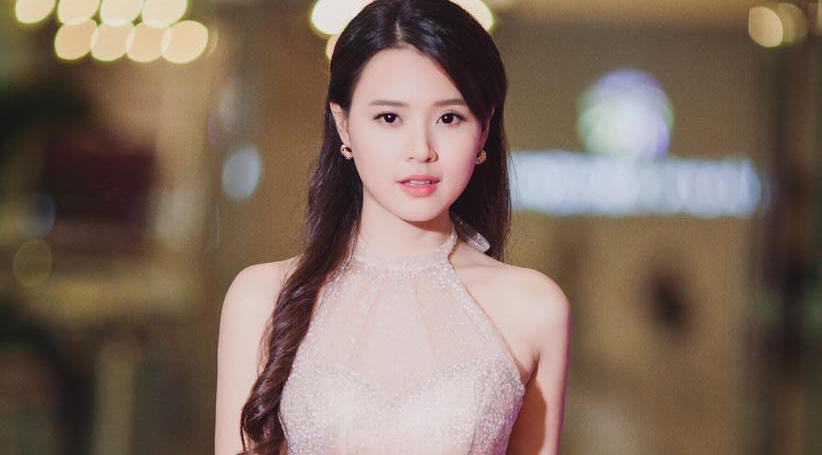 12 bo trang phuc dep nhat showbiz Viet thang 7 hinh anh