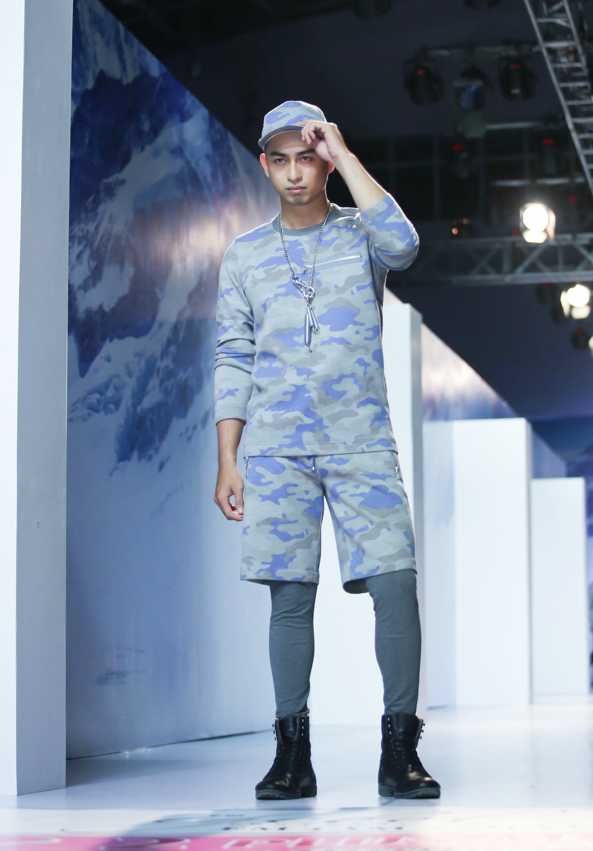 Ho Duc Vinh,  Duc Hai tai xuat san dien catwalk anh 6