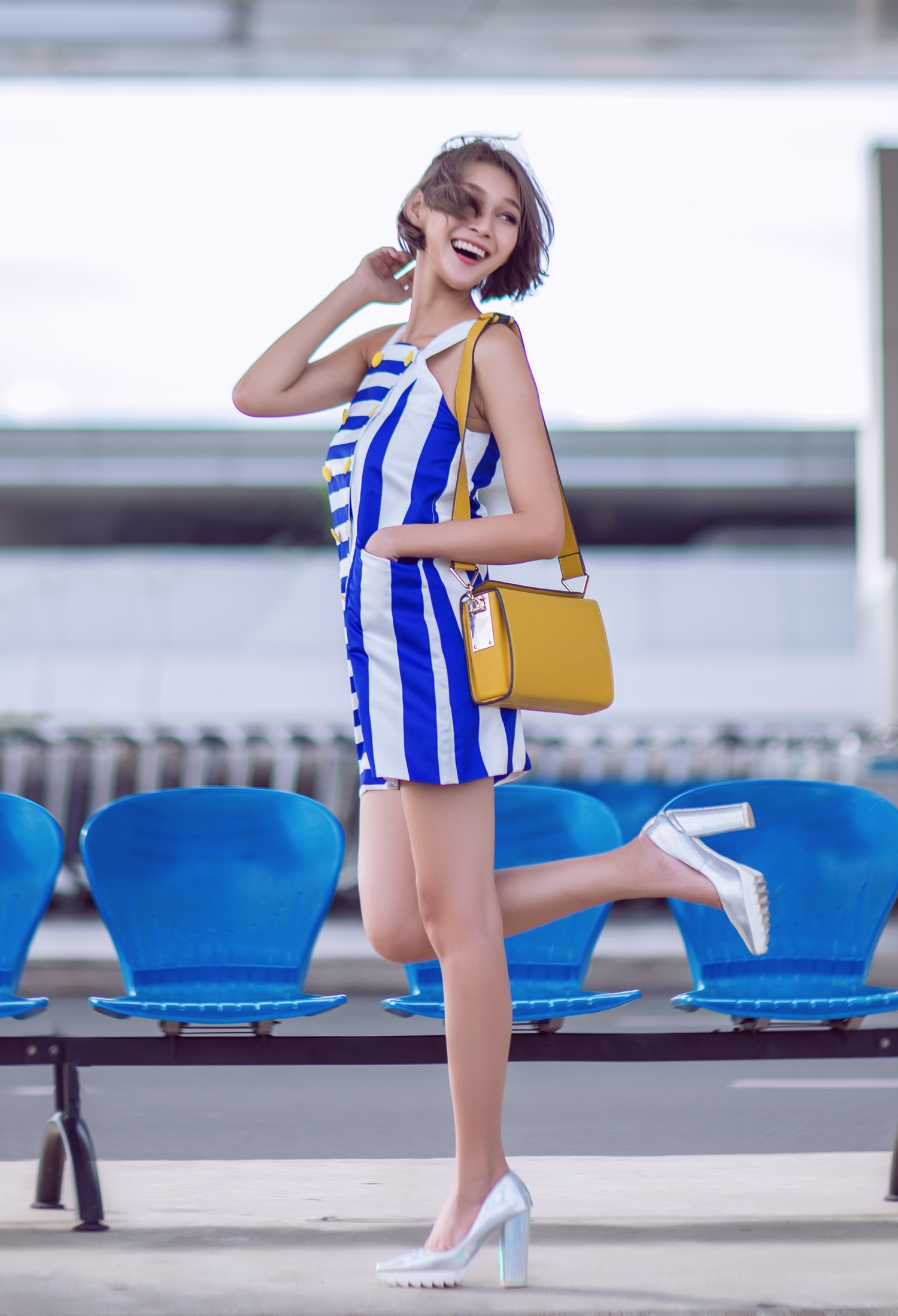 Hoc tro Pham Huong lam moi hinh anh sau khi roi The Face anh 4