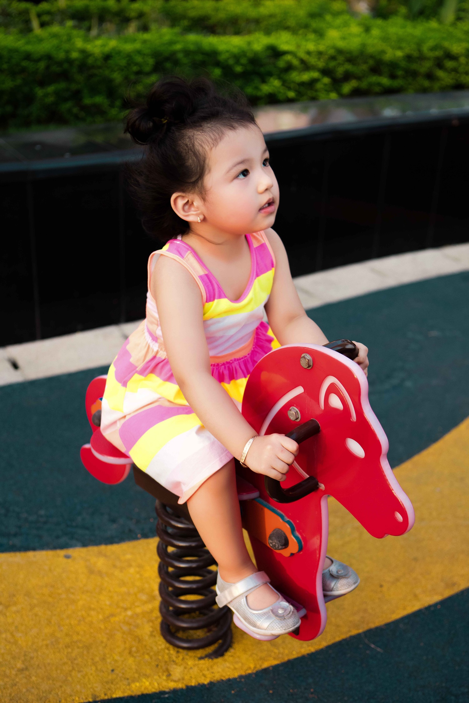 Jennifer Pham mac do doi cung con gai anh 8