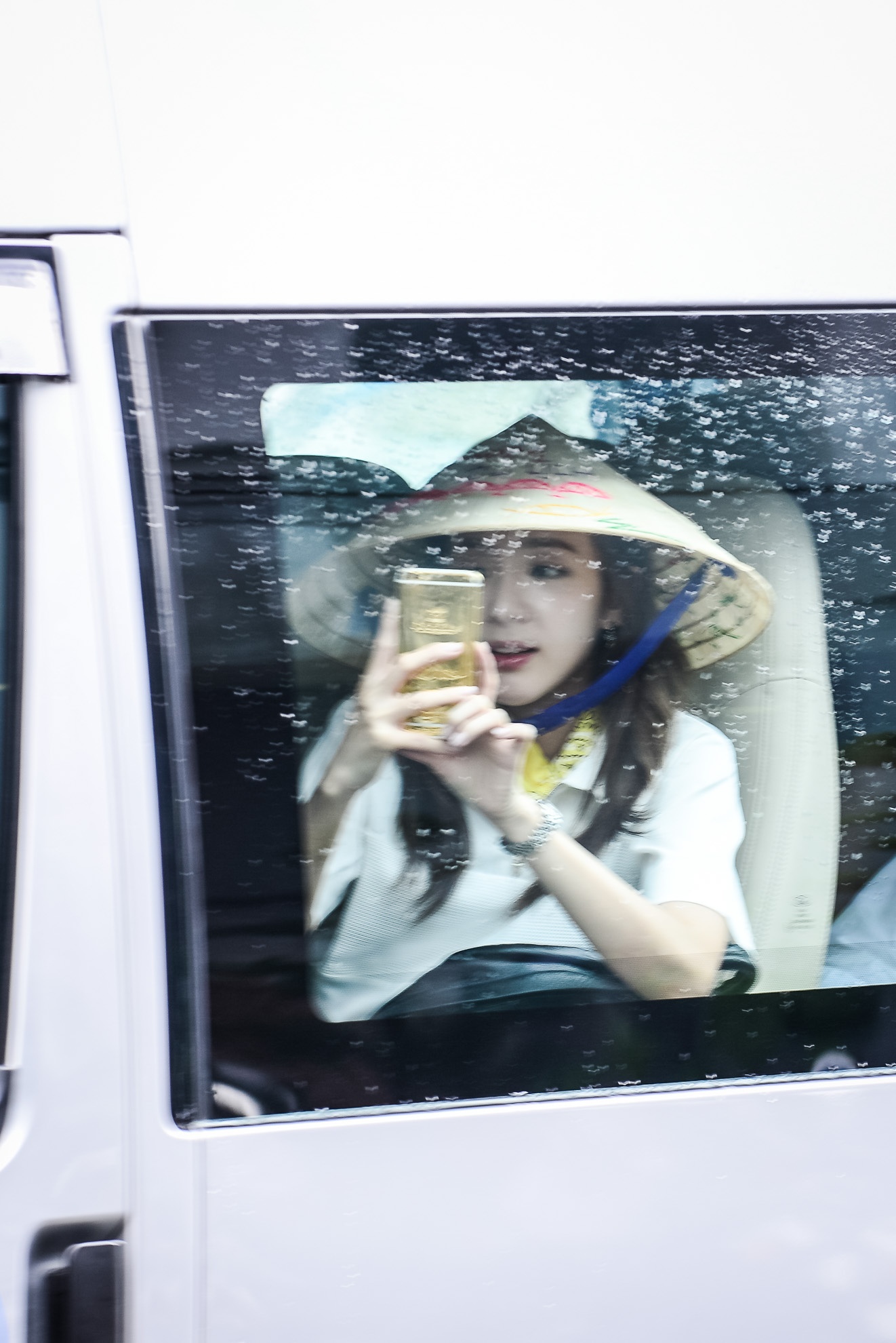 Dara nhom 2NE1 den Viet Nam anh 10