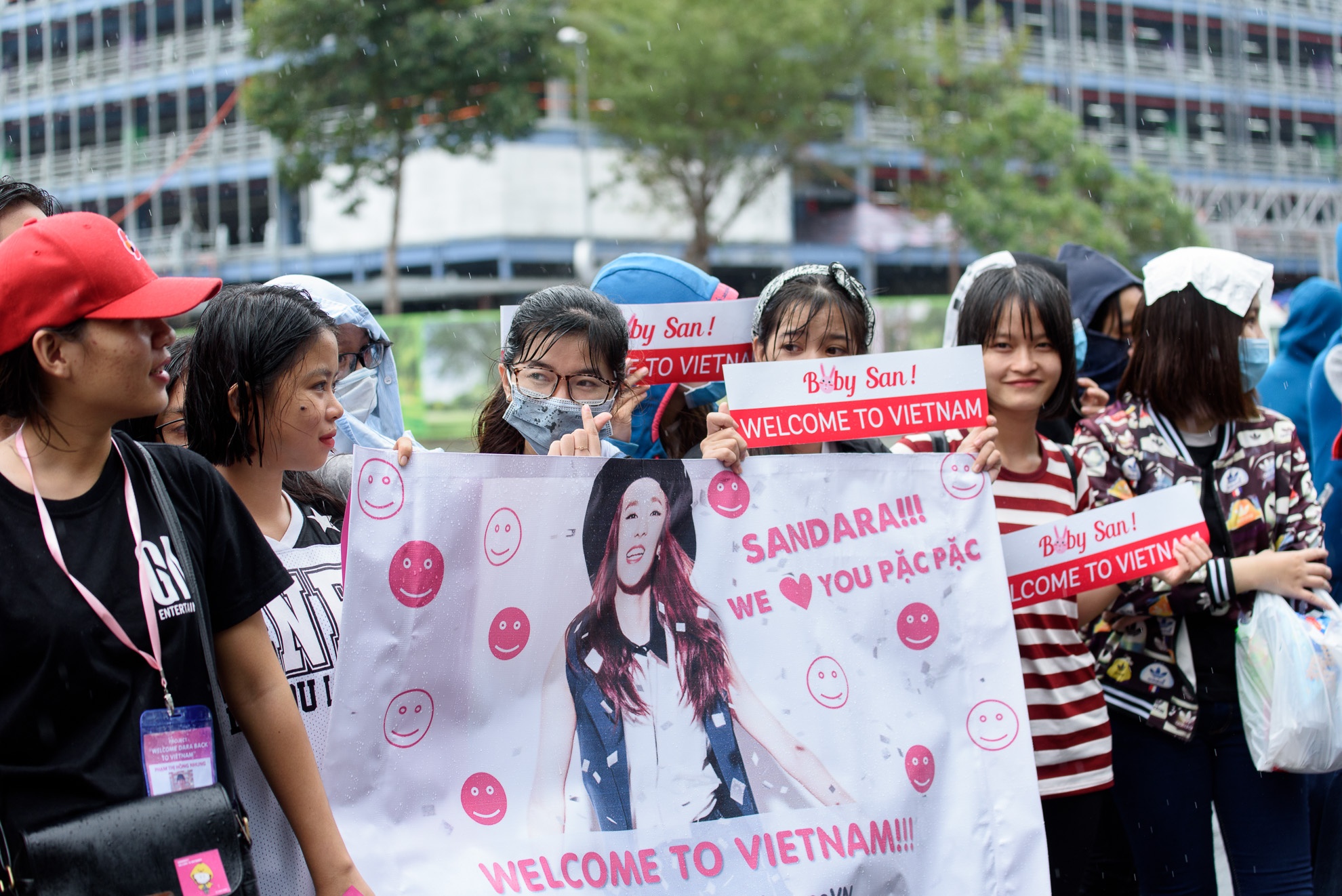 Dara nhom 2NE1 den Viet Nam anh 4