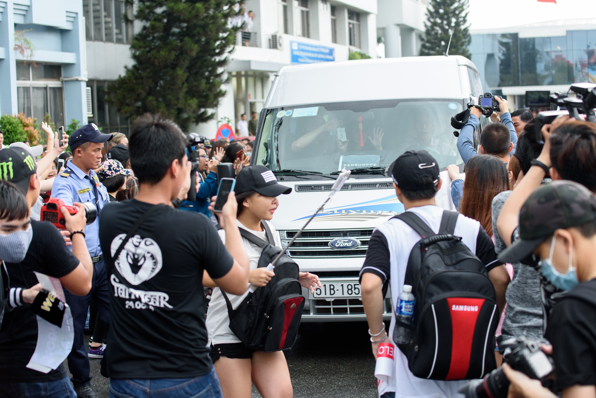 Dara nhom 2NE1 den Viet Nam anh 9