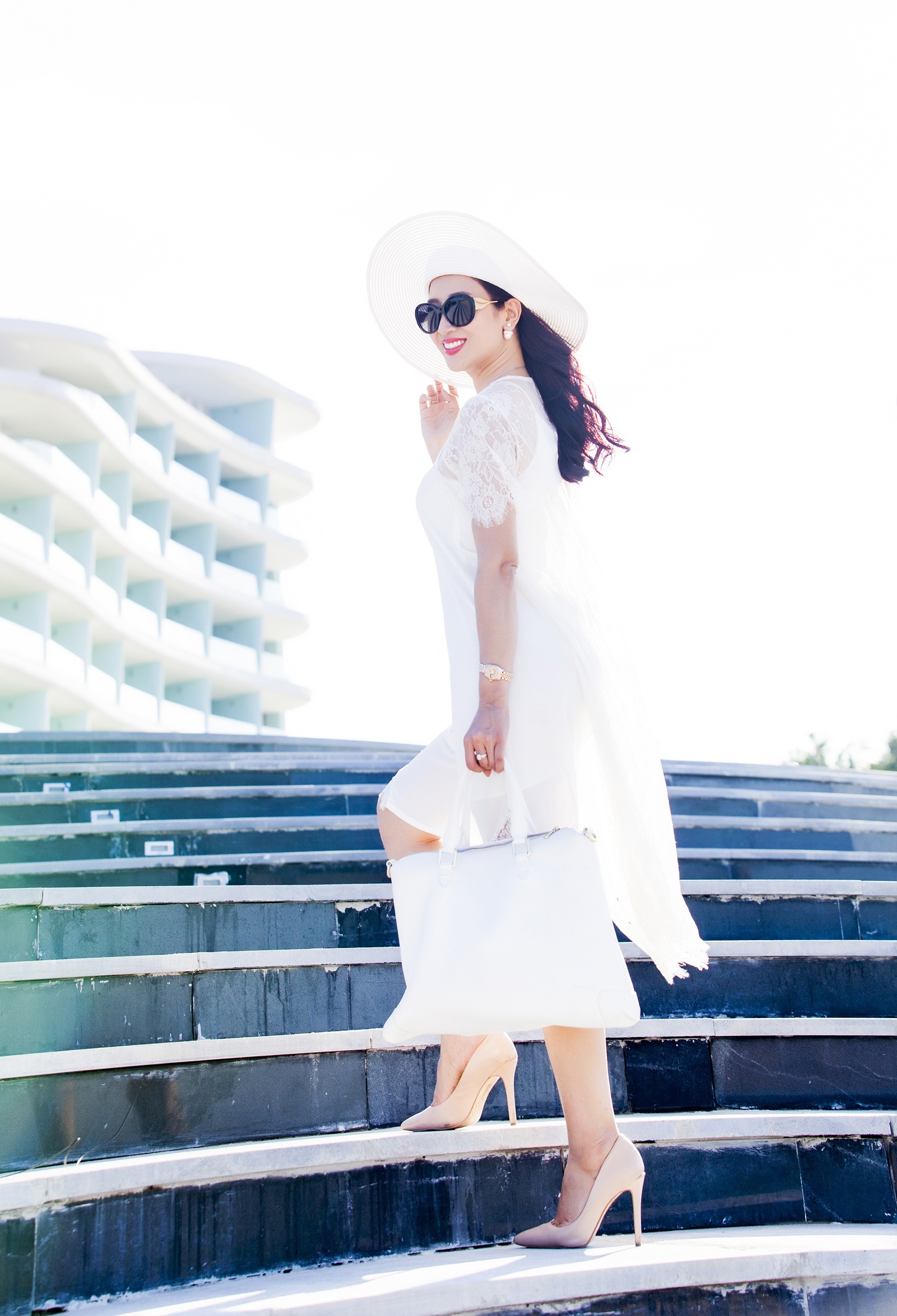 Thu Huong goi y trang phuc di bien anh 5