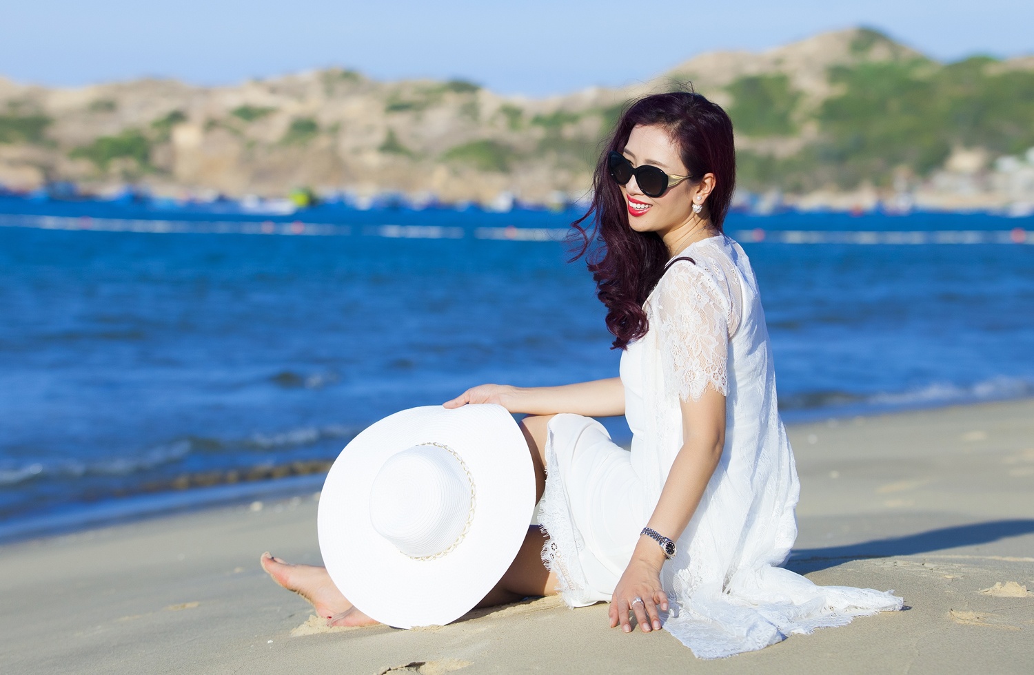 Thu Huong goi y trang phuc di bien anh 8