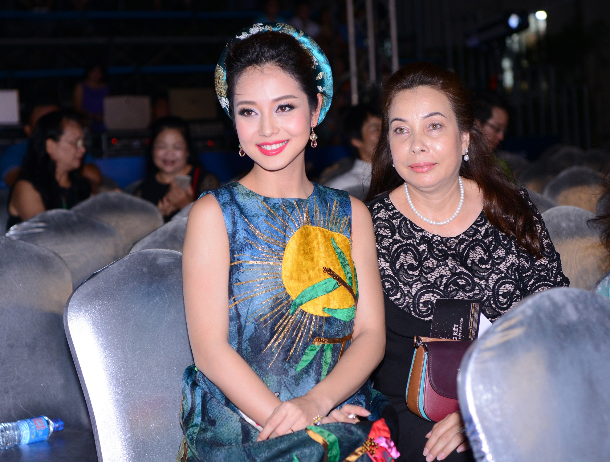 Ngô Lan Phương vác bụng bầu 3 tháng đi chấm thi hoa hậu ảnh 3 Ngo Lan Phuong vac bung bau 3 thang di cham thi hoa hau anh 3