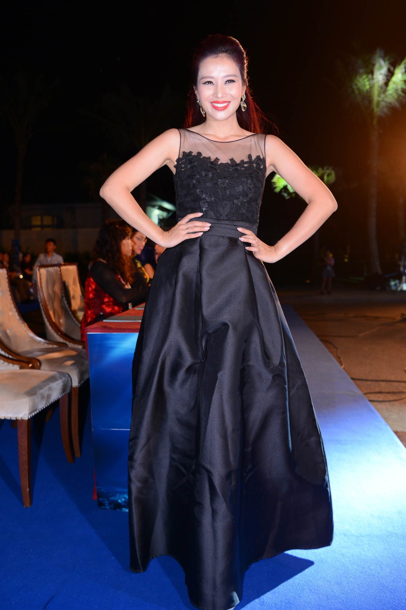 Ngô Lan Phương vác bụng bầu 3 tháng đi chấm thi hoa hậu ảnh 8 Ngo Lan Phuong vac bung bau 3 thang di cham thi hoa hau anh 8