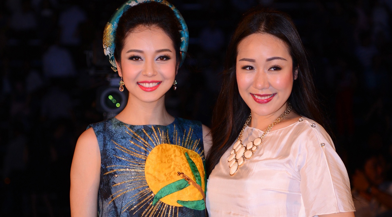 Ngo Phuong Lan vac bung bau 3 thang di cham thi hoa hau hinh anh