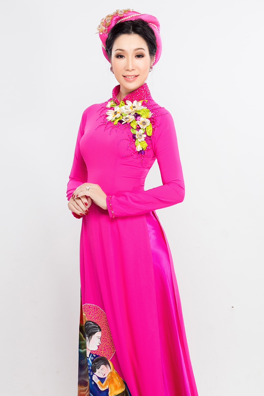 Trịnh Kim Chi rạng rỡ với 5 thiết kế truyền thống ảnh 6 Trinh Kim Chi rang ro voi 5 thiet ke truyen thong anh 6