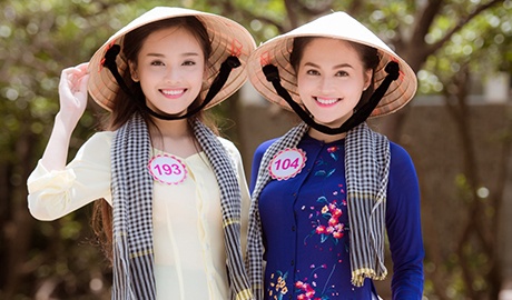 Nguoi dep Hoa hau Viet Nam tham Can Gio hinh anh